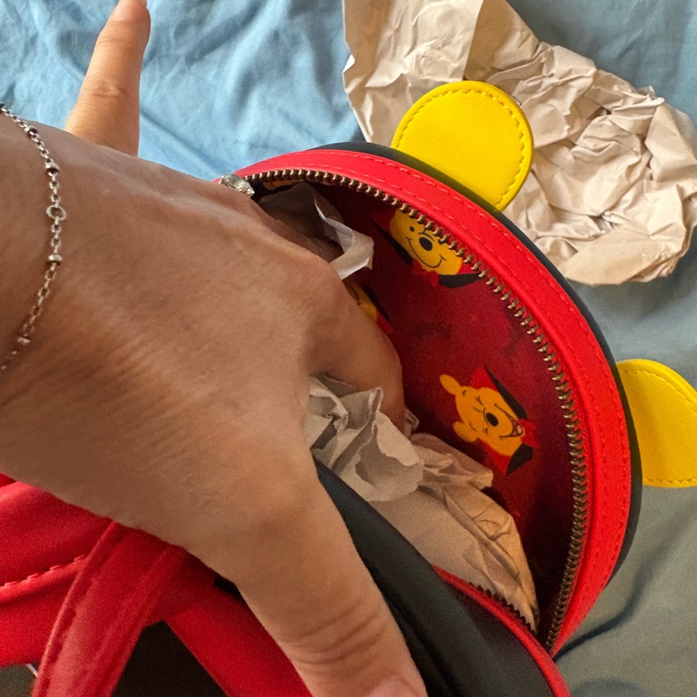 Disney Loungefly Yellow and Brown Backpack - never been used - Picture 8 of 8
